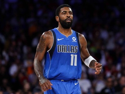 NBA: Kyrie Irving lidera la anotación de Dallas en Macao en su regreso