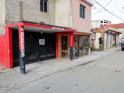 Negocio donde dos hombres fueron ultimados permanece custodiado