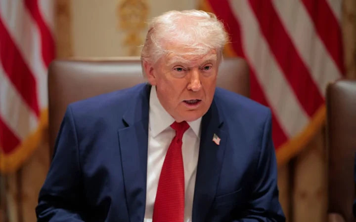 Obispos católicos de Estados Unidos rezan con el presidente Trump