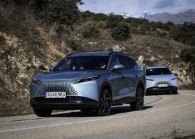 Omoda quiere revolucionar los híbridos enchufables con una nueva tecnología: un sistema SHS con tres motores y 11 velocidades