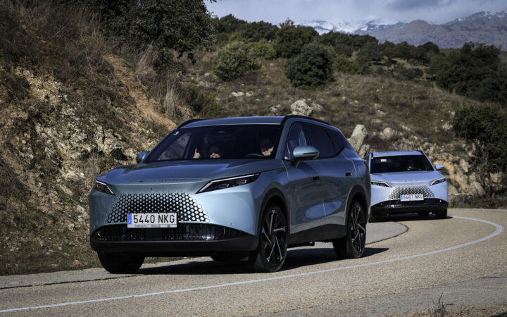 Omoda quiere revolucionar los híbridos enchufables con una nueva tecnología: un sistema SHS con tres motores y 11 velocidades