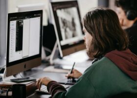 OpenAI ha tenido que hacer públicos sus salarios de Reino Unido. Las cifras son mareantes