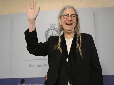 Patti Smith defiende el poder del voto y critica al Gobierno