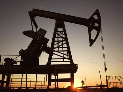 Petróleo de Texas cae más 4 % ante la posible liberación reservas UE