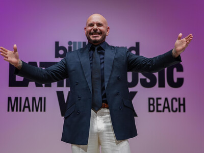 Pitbull anuncia gira mundial y edición deluxe de álbum "Pitcoin"