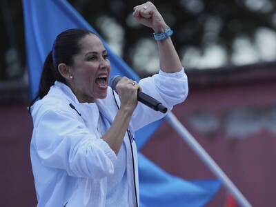 Policía de Ecuador detiene a la excandidata presidencial del correísmo
