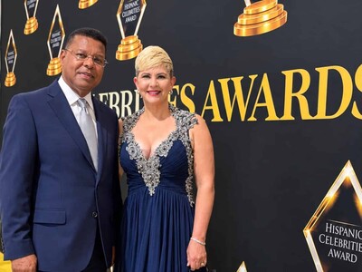 Premio a Dany Alcántara en Hispanic Celebrities Awards de medios