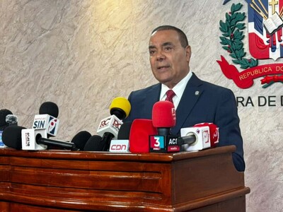 Proponen reducción del 30 % en intereses tarjetas de crédito