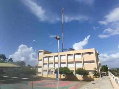 Protestan en La Vega por antena colocada en techo de un liceo