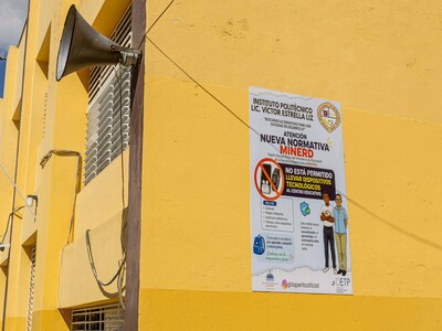 Regulación uso celulares en escuelas mejora la convivencia