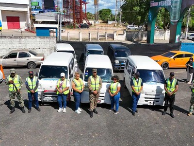 Retención de vehículos en Santo Domingo por Intrant