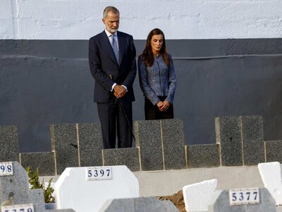 Reyes de España homenajean a los ahogados intento entrar a Ceuta