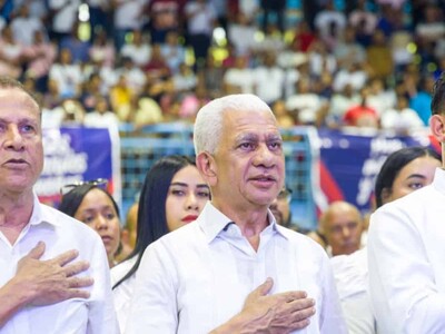 Ricardo de los Santos destaca apoyo a Carolina Mejía