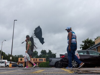 Tormenta tropical Isaías provoca estado de emergencia en Florida