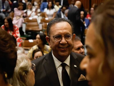 Valdez Albizu resalta reducción del déficit cuasifiscal
