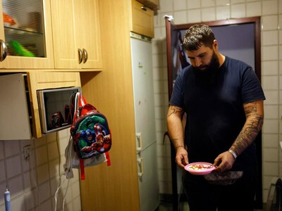«¿Dónde voy a ir?» Crisis de la vivienda en España trunca vidas